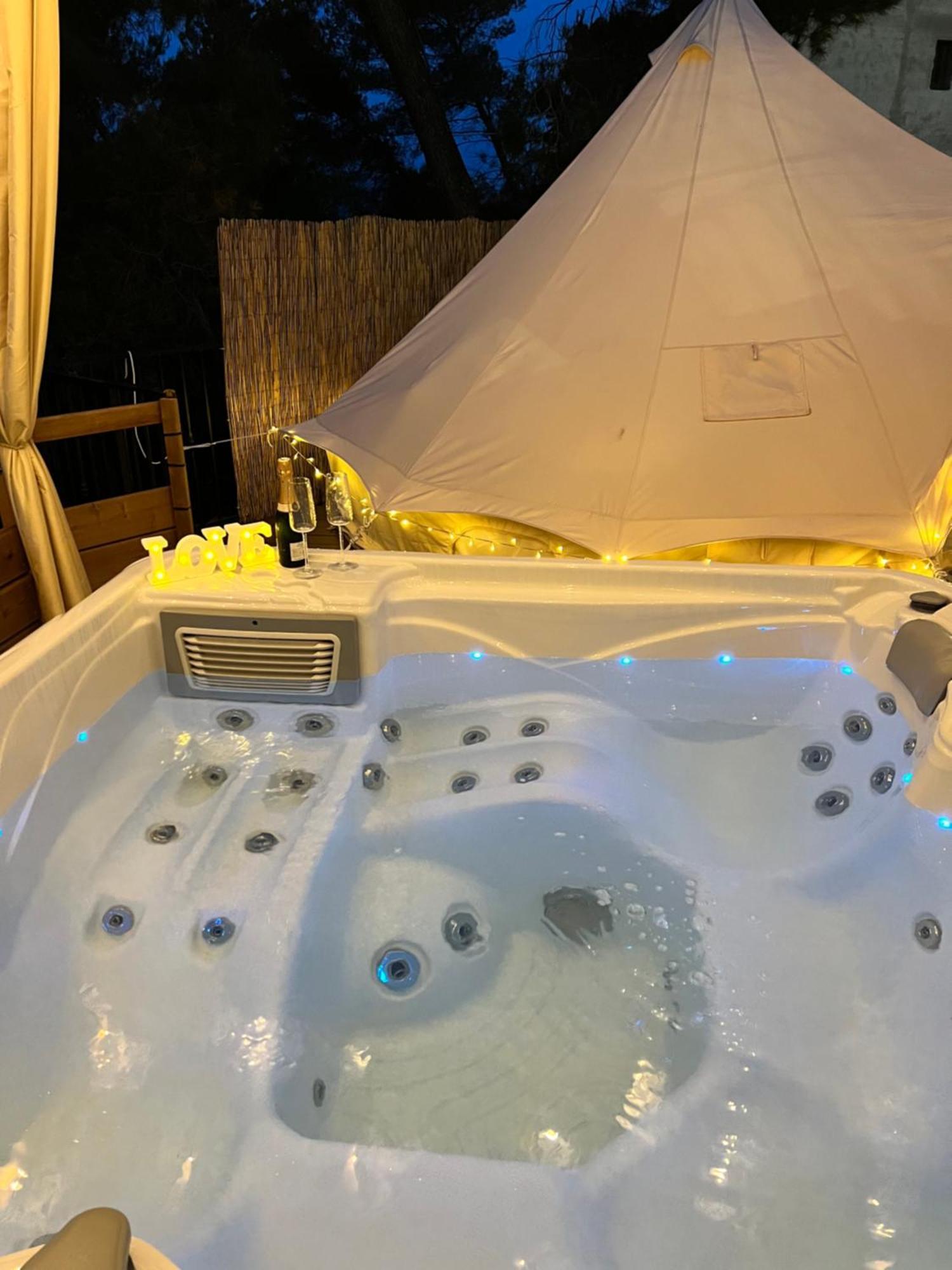 Love Room Tente Lodge Spa Mfg Chez C&C, Exclusivement Reservee Aux Adultes Cantaron Екстер'єр фото