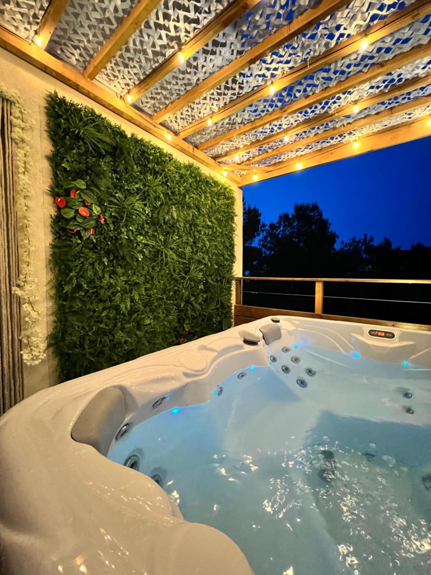 Love Room Tente Lodge Spa Mfg Chez C&C, Exclusivement Reservee Aux Adultes Cantaron Екстер'єр фото