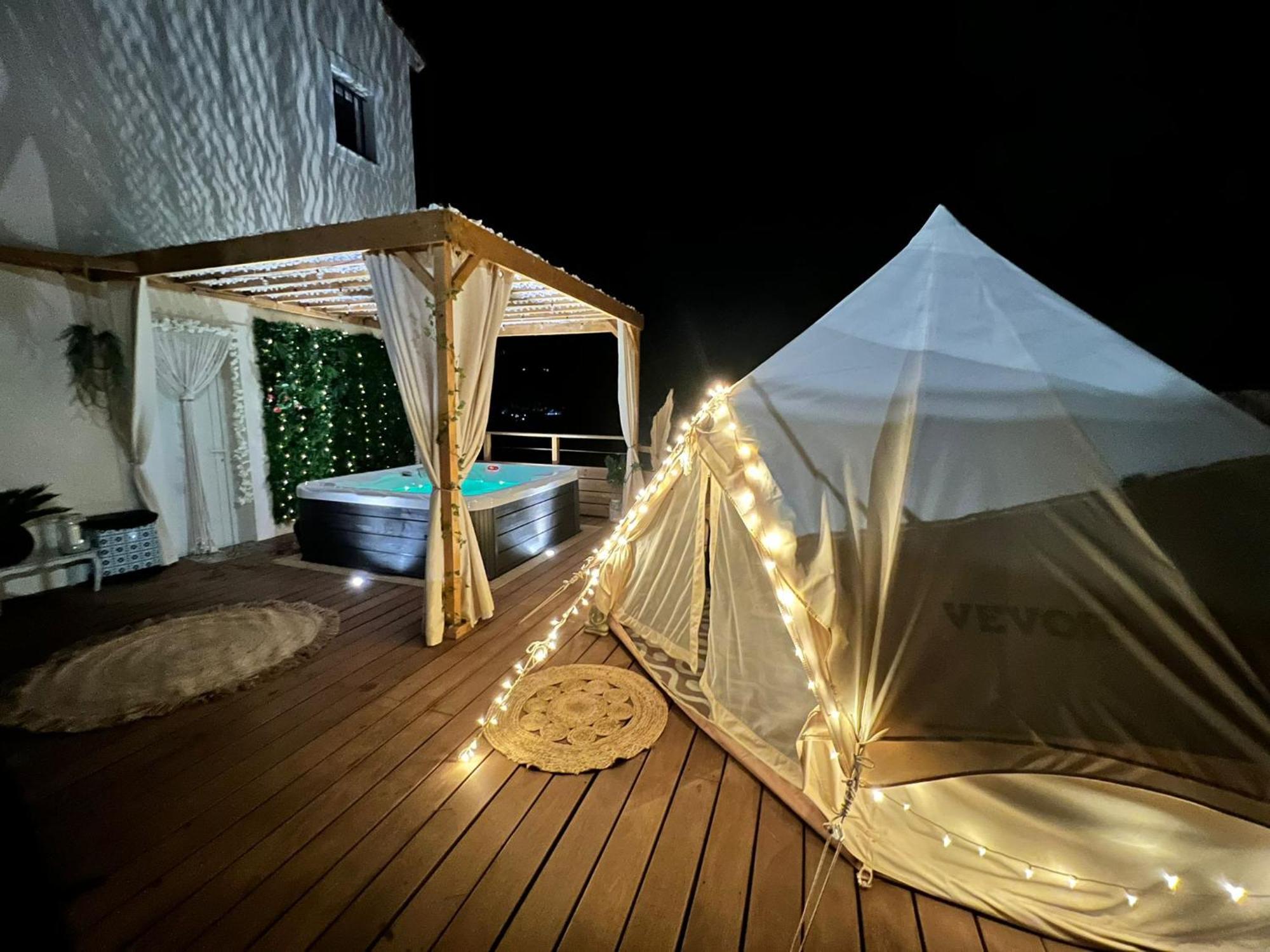 Love Room Tente Lodge Spa Mfg Chez C&C, Exclusivement Reservee Aux Adultes Cantaron Екстер'єр фото