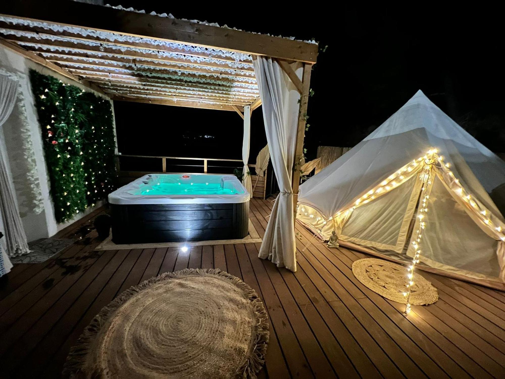 Love Room Tente Lodge Spa Mfg Chez C&C, Exclusivement Reservee Aux Adultes Cantaron Екстер'єр фото